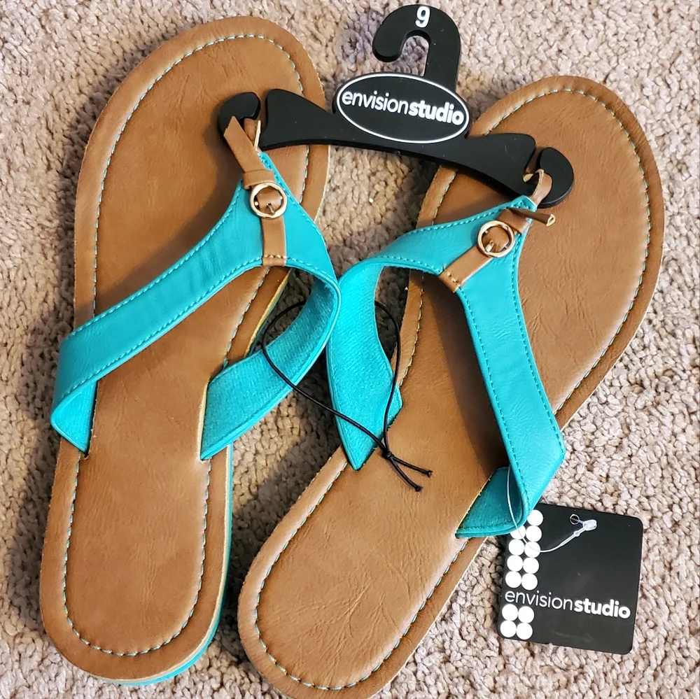 Envision Studios faux leather flip flops turquoise and brown size 9